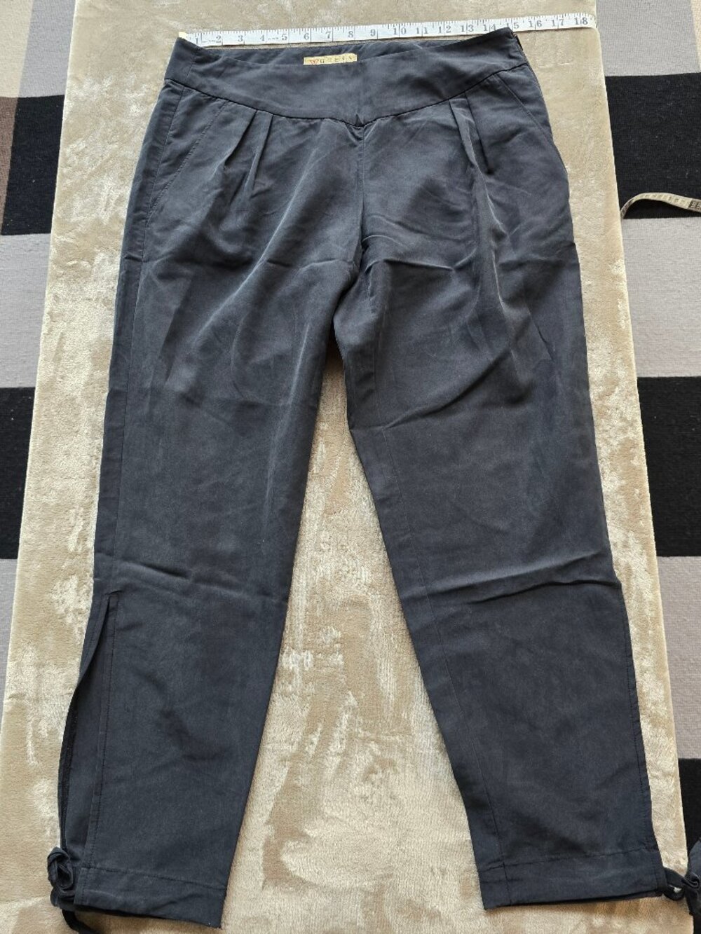 GUESS Grey Pleated Cropped Trousers Size 6 Modal Blend Adjustable Tie Hem